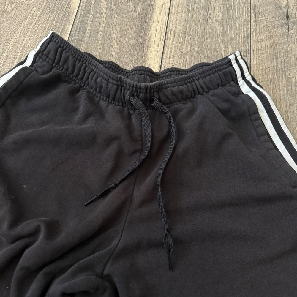 Adidas Essentials 3-Stripes Fleece Shorts Black White DU7830 Mens M Distressed